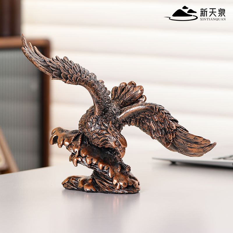 Grand Ambition Eagle Ornament - High-End Decoration for Office, Study, or Tea Table. Ideal Gift for Grand Openings and Housewarmings.