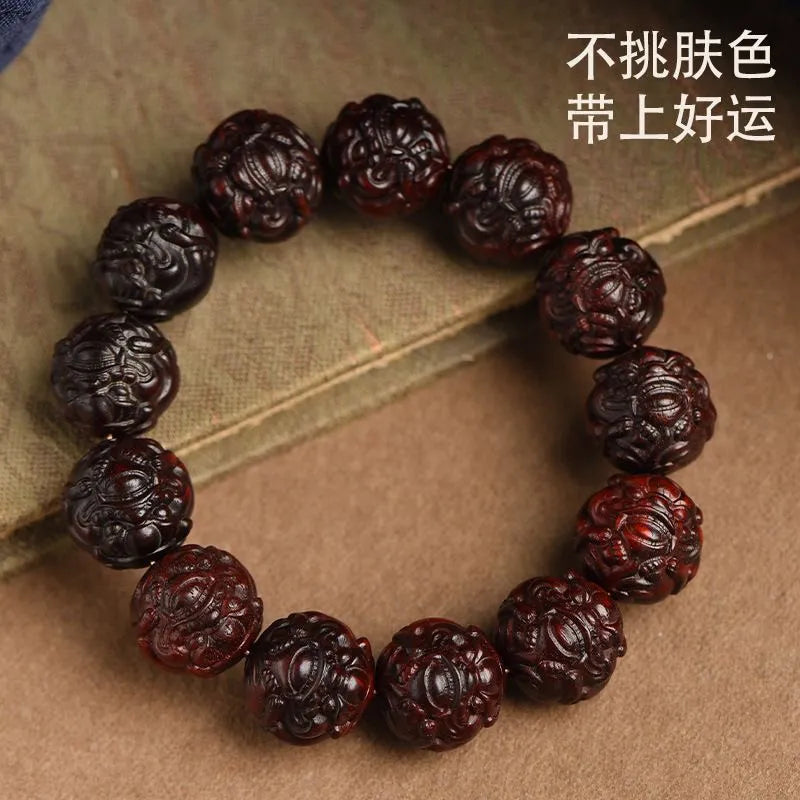 Authentic Collection of Small Leaf Red Sandalwood Pixiu Bracelets and Hand Chains, with Fortune-Telling Carvings, Suitable for Men and Women, as Cultural Playthings, Buddhist Beads, Symbols of Good Luck, Ideal for Gift-Giving and Hand-Playing.