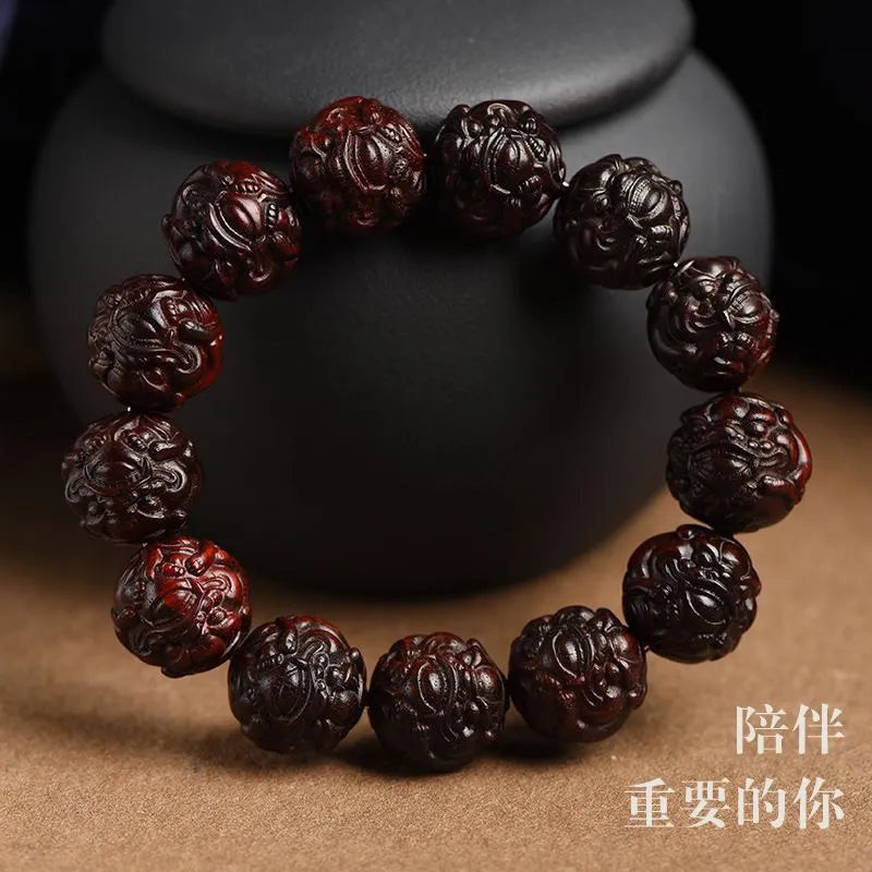 Authentic Collection of Small Leaf Red Sandalwood Pixiu Bracelets and Hand Chains, with Fortune-Telling Carvings, Suitable for Men and Women, as Cultural Playthings, Buddhist Beads, Symbols of Good Luck, Ideal for Gift-Giving and Hand-Playing.