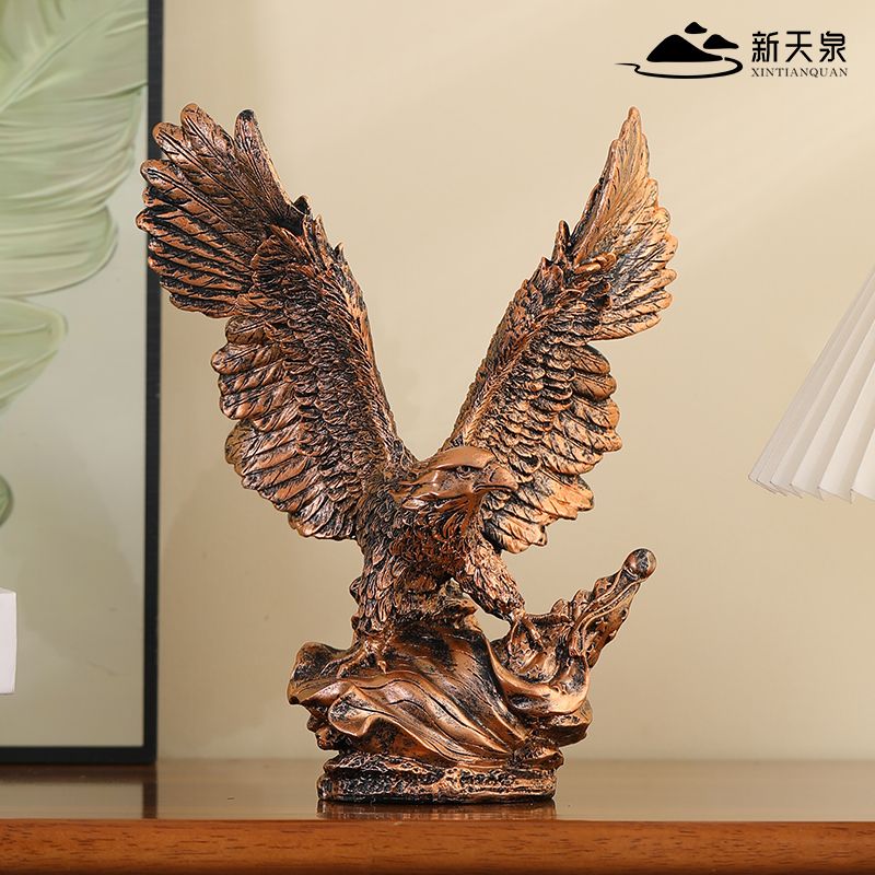 Grand Ambition Eagle Ornament - High-End Decoration for Office, Study, or Tea Table. Ideal Gift for Grand Openings and Housewarmings.
